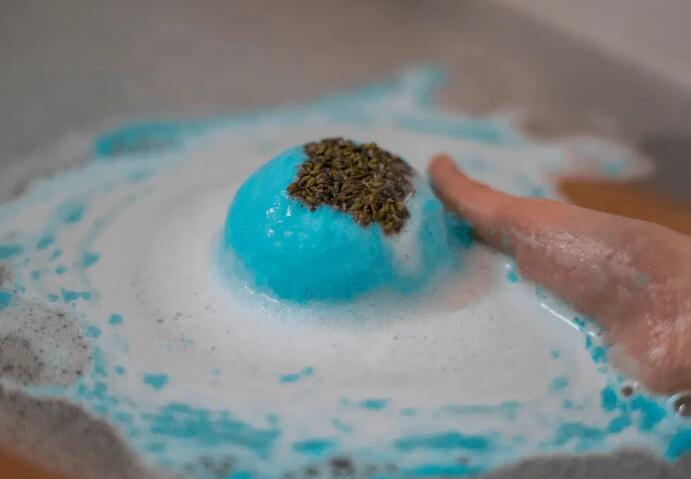 Как справиться с ванными бомбами, которые не растворяются в воде